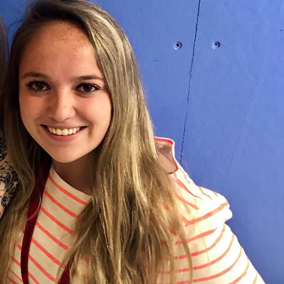 Meet your Posher, Melissa - Picture 1 of 1